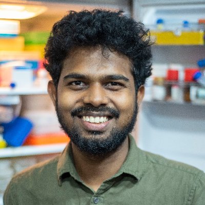 Studied land plants (PhD @ccmb_csir), studying marine plants (PostDoc @MPI_Bio) with fancy tools, computer and genetics.
