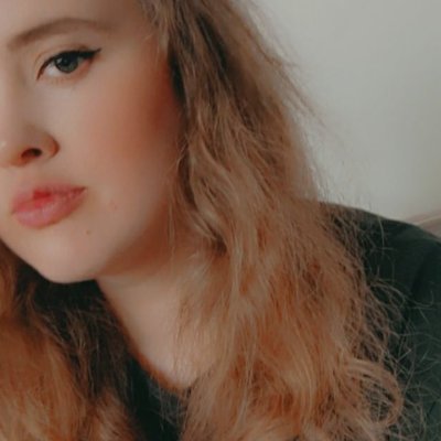 Juste une âme en quête de lumière dans un ciel un peu nuageux.