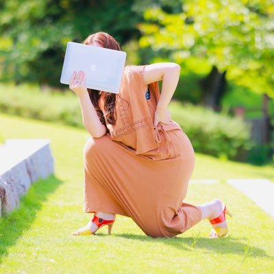 ume2yamada's profile picture. Webライター❁認定ランサー❁中1・小4姉妹の母❁好き→夫/F1/BL/ミステリー/甘い物❁得意ジャンル→恋愛/婚活/アダルト/スピリチュアル/育児など❁好きなことには手間と努力とお金を惜しまないオタク❁読者の気持ちにそっと寄り添う文章が得意です❁お仕事のお問い合わせはお気軽にDMまで📩