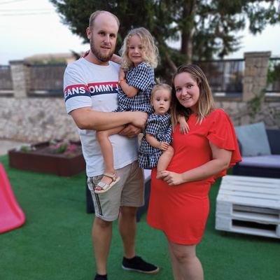 bielgaya94's profile picture. Papa de Carme 👱
Papa de Victoria👱