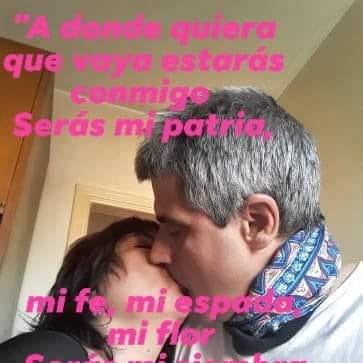 AMO A UNA MUJER CLARA QUE AMO Y ME AMA SIN PEDIR NADA O CASI NADA QUE NO ES LO MISMO PERO ES IGUAL