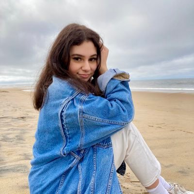 do i even use twitter idk 🧚🏼‍♀️ she/her