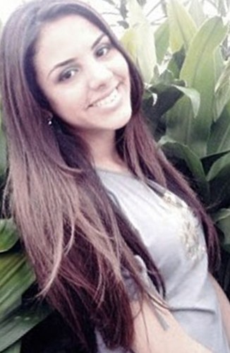 Busco encontrar alguem.. que me faça feliz
Nao quero mais acordar e ver o mundo desse jeito (8) '-'
Vou te esperar .