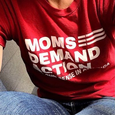 Mom. Gun violence prevention advocate. Volunteer with @momsdemand. She/her. #EndGunViolence #BlackLivesMatter 🏳️‍🌈🏳️‍⚧️Ally