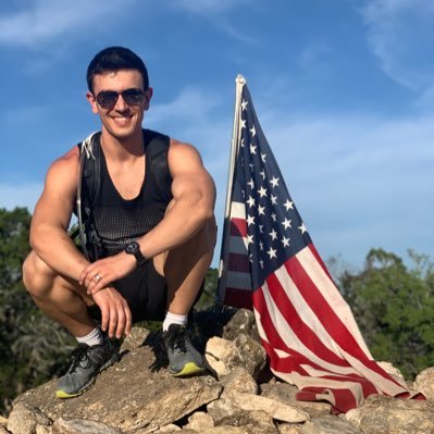 ACSM certified personal trainer💪🏼Somehow also in marketing? Man I don’t know what’s happening🤷🏻♂️