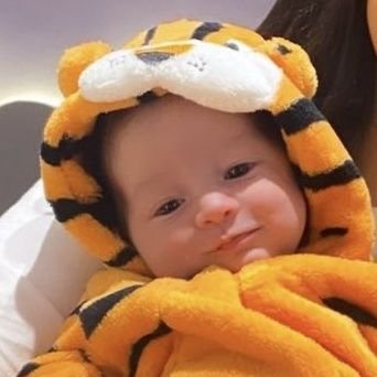 eaibinaa's profile picture. 