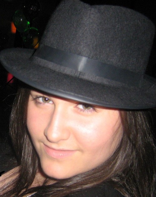 23, work in tesco, stage manage, love, laugh and live life to the full! :D