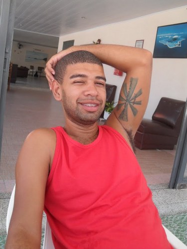 Não escolha a pessoa mais bonita do mundo. Escolha a pessoa que faz do seu mundo, o mais bonito.
