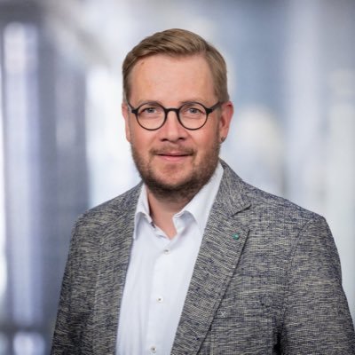 Systems Engineer for (100% Flash) Storage @DellTech Germany, TechFreak, „Nord1sch by Natur3“ however „Allgäuer Bua“ since 1975, and of course more :)
