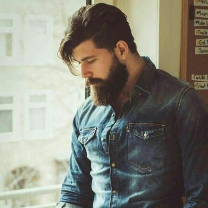 سنهاجر يومأ الى السماء ماكانت الارض للروح وطن ولن تكون//خريج كلية العلوم السياسيه