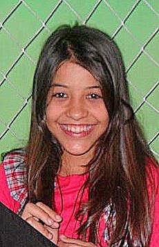 Luana 13 anos feliz  Reggiana aventureira doida mas feliz
sentimental te faz feliz 
ACREEDITE :)