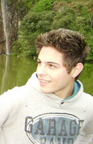 celohenr's profile picture. um garoto que adora falar de TUDO e não se intimida com NADA!