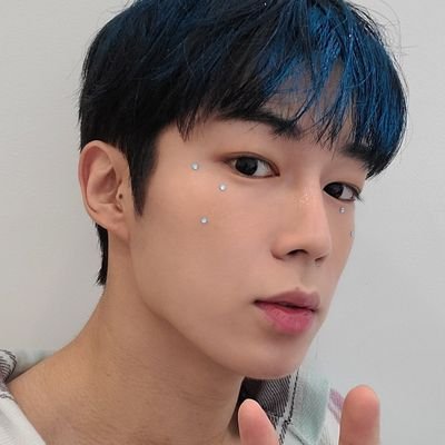 ilyno0na's profile picture. 판타지 손잡아 줄게 // 24