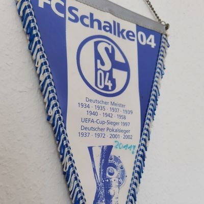 Ein ❤️ für den FC Schalke 04, FC Hansa Rostock, FC Augsburg, Lazio Rom und Cerezo Osaka. Geboren in Wismar, wohnhaft in Hannover. Account speziell für Fußball!
