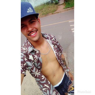 O perigo me fascina a liberdade me namora como diz a vida louca só Deus sabe a minha hora