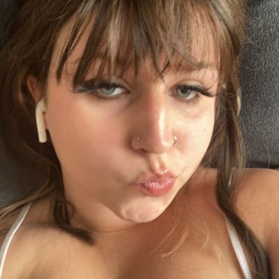 sexual health activist,
they/them,
journalism student @ uop