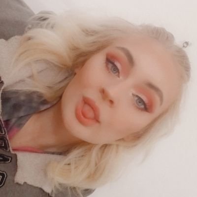 $ashlyn_bers22
22
sex drugs rock and roll
she/they/dude
18+