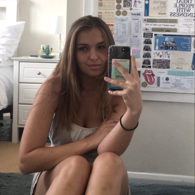 BeamissOlivia's profile picture. :)