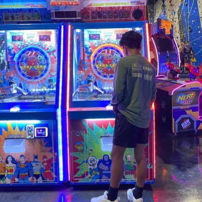 Rbn6_7's profile picture. 