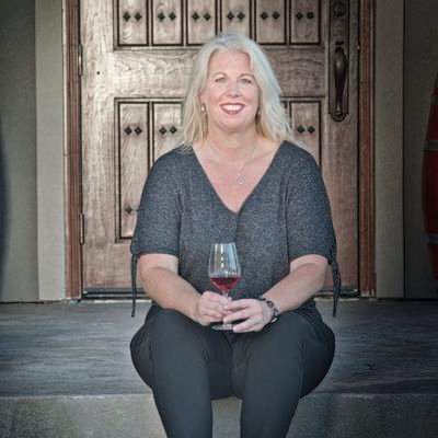 DipWSET. Passion for food, wine, travel & design. Promoter of #bcwine.