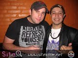 Matheus!!! músico?? jogador de futebeol?? gente boa!!! eh isso ae!!!!
Não tenho amigos... Tenho irmãos!!!!!!