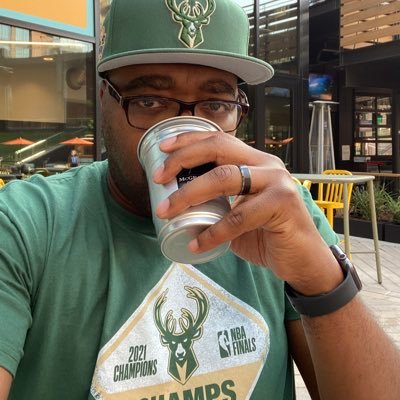 My tweets.....my thoughts #Bucks #Brewers #Packers #Badgers Milwaukee born, Milwaukee raised! 414 🖤 #black Green Bay Packers Owner