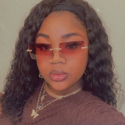 Queen👑. Loveable💕. Hardworking💰 Mother of 1👩👧. 23✨ IG:Amia_loveee💟 Snap Denay_loveee 👻