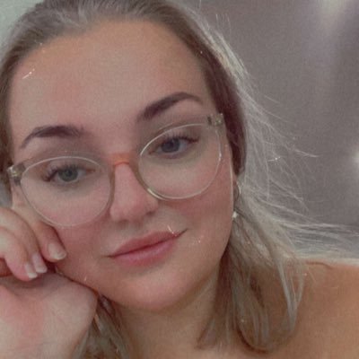 sydneymarsch's profile picture. snapchat: sydneyleemarsch |🇨🇦         #bisexual 🏳️‍🌈.