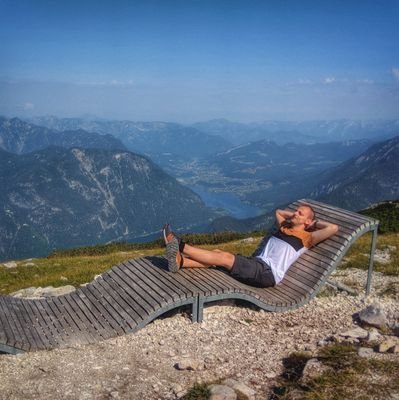 OndrejNecas's profile picture. Absolvent ekonomiky a práva v žurnalistice na VŠB-TUO. Původem státně maturovaný ajťák. Nemám rád EU, houby a globální oteplování neexistuje.