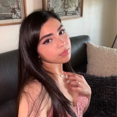 Guajardoa11's profile picture. debi lou model