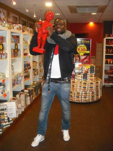 EfeTweets's profile picture. Clothes Minded