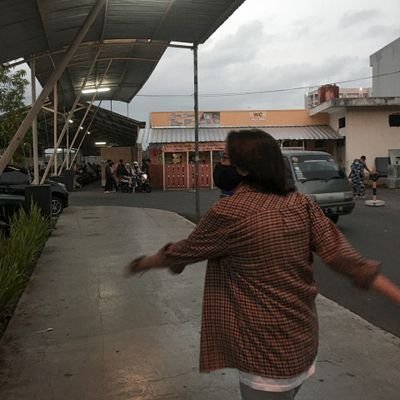 Paling suka baju hitam