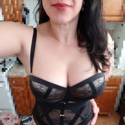 Tall voluptuous brunette ❤
 Model for hire💋 P411: P329440 
Animal lover.  Sexy cat lady😽  https://t.co/1a2YyCzIjG
TER# 216709