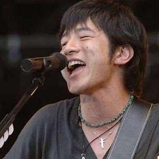 音楽好きです！Mr.Children、桜井さんが大好きです。ファン歴は19年。アコギを少しだけ…。右手に桜井さんを宿らせたい。Mr.Children，GLAY，L'Arc〜en〜Cielに育てられました。他J-POP、洋楽と、バンドサウンドが好みですが雑食です。無言フォロー失礼致します…。フォロバ100%目指します。