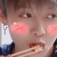 ミク (@lyx_rainchan) 's Twitter Profile