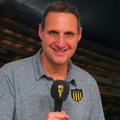 Periodista. Conductor de FÚTBOL A LO PEÑAROL en 89.3 FM del Molino y en el canal de Youtube - Futbol a lo Peñarol