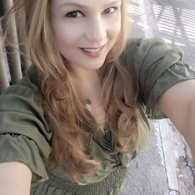 Sou feliz independentemente da condição, agradeço constantemente pelo que já tenho. Gratidão