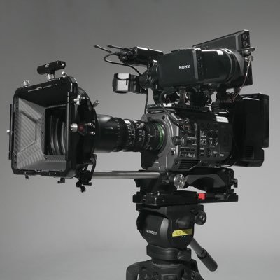 tc_studio_movie's profile picture. 大阪の完全防音白ホリスタジオを運営しています✋伊丹空港から徒歩7分の立地なので、他府県からのご利用も多いスタジオです✈CM撮影、PV撮影、MV撮影など、様々な用途でご利用いただいています🙆‍♀️#スタジオ#大阪 #動画 #撮影#白ホリ スタジオのご予約はこちらから→https://t.co/sRnsHqwEBk