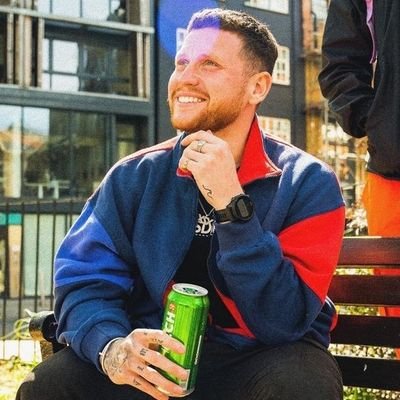 cxsmicmultii's profile picture. you're my holiday💕