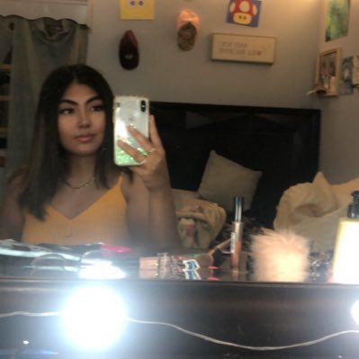 jasminchavez101's profile picture. God,goals,growing and glowing ✨