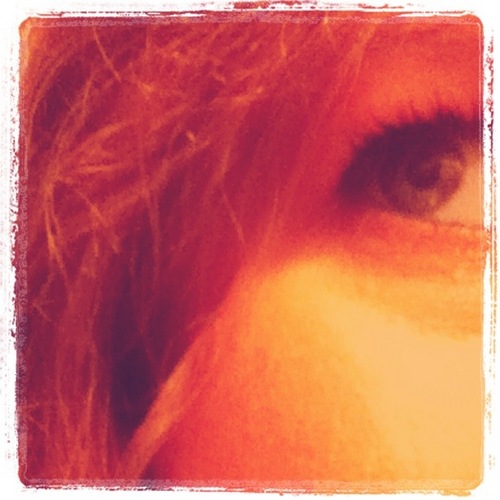 d_lemonsandlife's profile picture. Foodie. Reader of many Books, and watcher of lots of Movies. Owner of cats. Slightly twisted sense of Humor. Procrastinator. Addicted to Chocolate and Bacon.