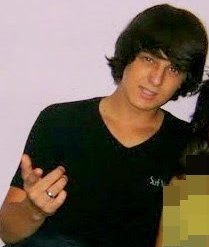 Sou estranho, antissocial, odeio tudo, tenho poucos amigos '-' quer meu orkut ? entaum pedi .