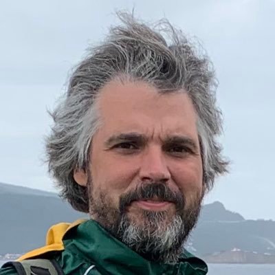 Historien pour écoeurer mon père, producteur pour marcher dans ses pas, défenseur offensif quand je barre pas du dos…