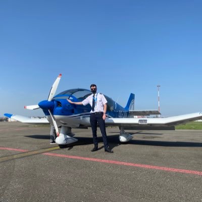 Arjenpro_'s profile picture. student pilot