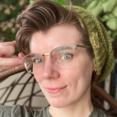 Lead VFX Artist at Moonshot Games w/ @Dreamhaven. Instructor at @VFXApprentice. Formerly VFX Lead on Hearthstone. Queer, they/them. Opinions here are my own.