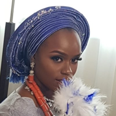 shegoesblah's profile picture. 