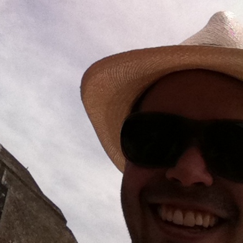 andrescasares's profile picture. 