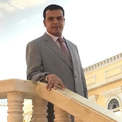 اعشق الطموح واهيم فى الابداع واحب التواضع واتمنى رضى الرحمن