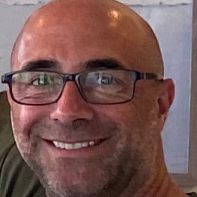 Salon Development Partner with Aveda, PIAA Basketball referee, best dressed guy on the golf course. Philadelphia sports fan! And usually a little sarcastic.