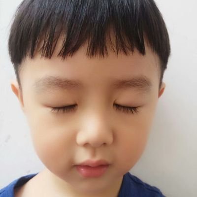 yoloer19's profile picture. 